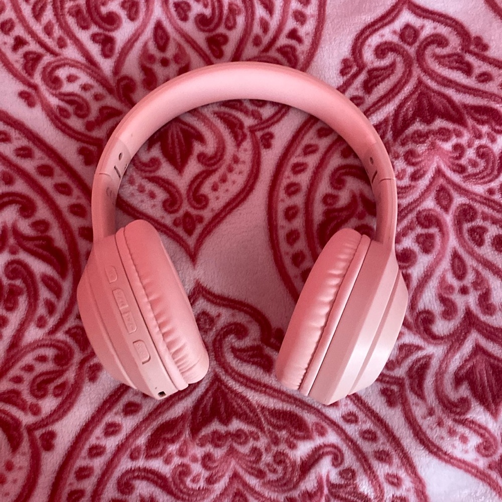 Pink guess headphones